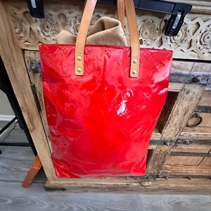 Louis Vuitton LV Tote Bag ReadeMM Red Vernis